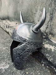 Hand-Forged Viking Horned Helmet with Engraved Norse Knotwork – Fantasy Barbarian Warrior Replica