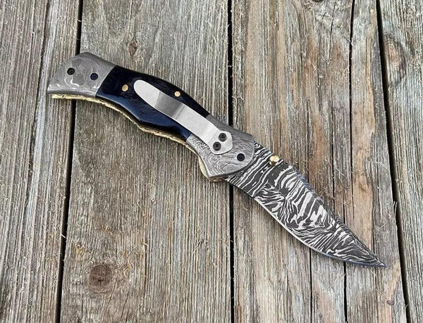 Dmascus Folding Knives