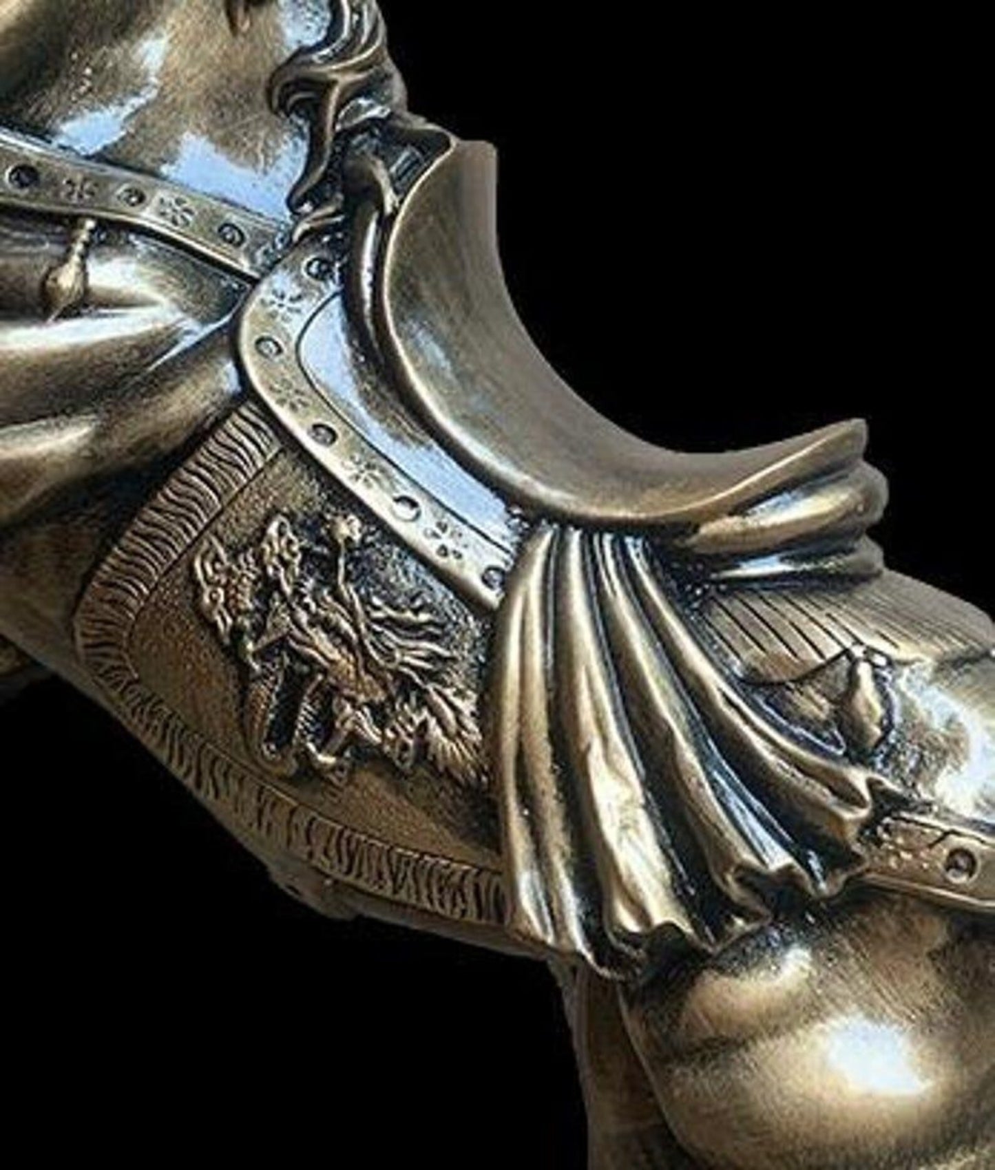 Hand-Painted Resin Royal Horse Sculpture: Equestrian Home Decor