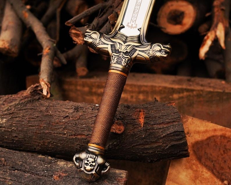 Conan der Barbar: Das Schwert des Vaters Replik – 38 Zoll Klinge aus Kohlenstoffstahl mit Drachen-Parierelement & Elchhornknauf