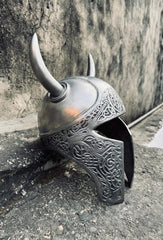 Hand-Forged Viking Horned Helmet with Engraved Norse Knotwork – Fantasy Barbarian Warrior Replica