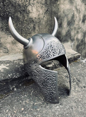 Hand-Forged Viking Horned Helmet with Engraved Norse Knotwork – Fantasy Barbarian Warrior Replica
