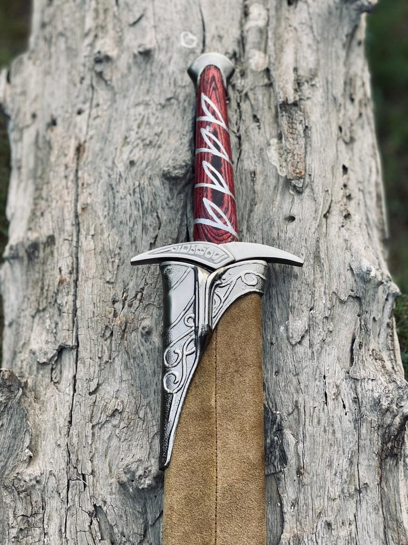 Hand Forged Sting Sword Replica – Lord of the Rings Bilbo & Frodo Baggins Elven Short Sword with Red Wood Handle, Leather Sheath & Display Plaque