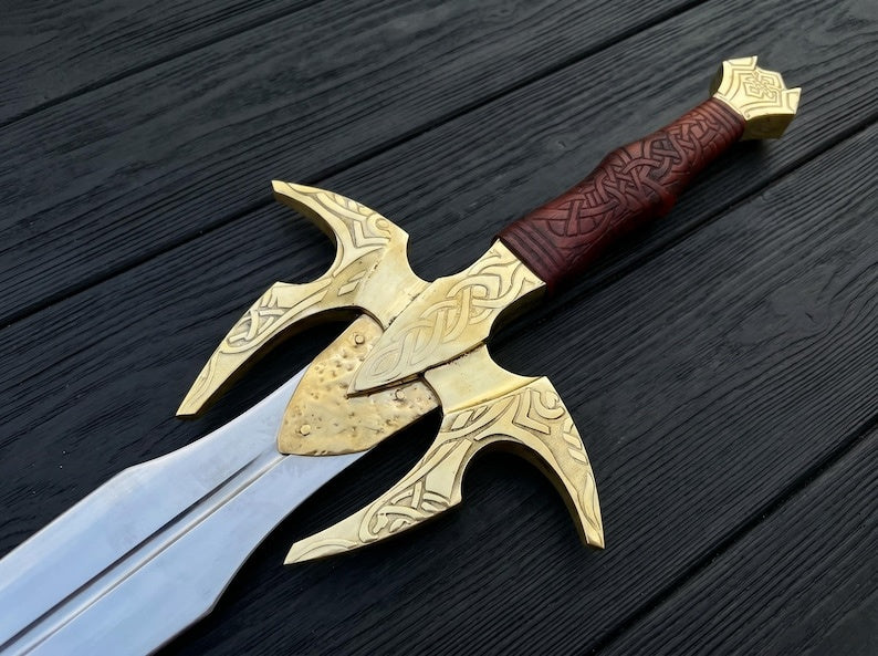 The White Wolf’s Silver Sword Replica – Runed Monster Hunter Longsword
