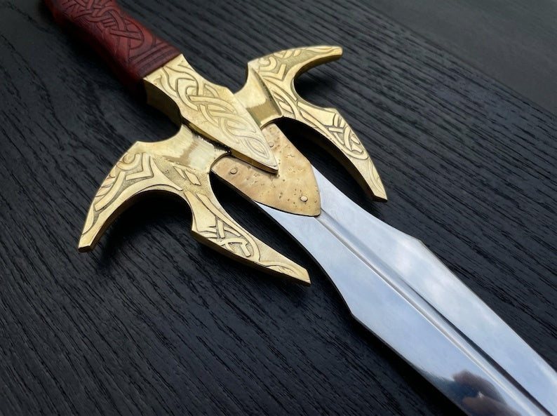 The White Wolf’s Silver Sword Replica – Runed Monster Hunter Longsword