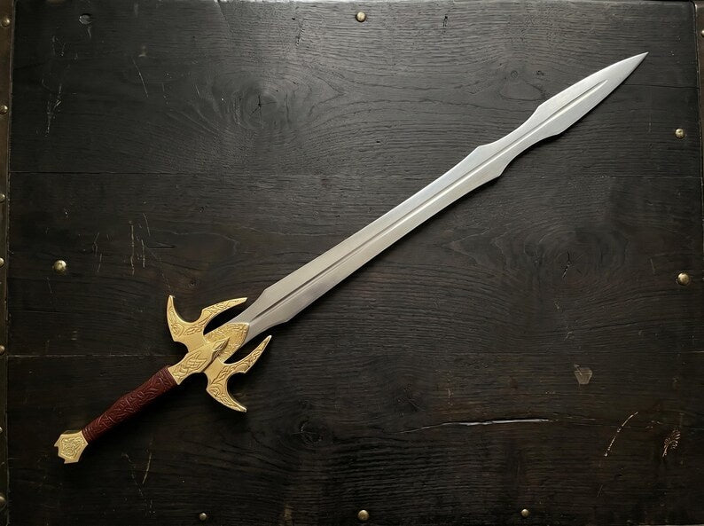The White Wolf’s Silver Sword Replica – Runed Monster Hunter Longsword