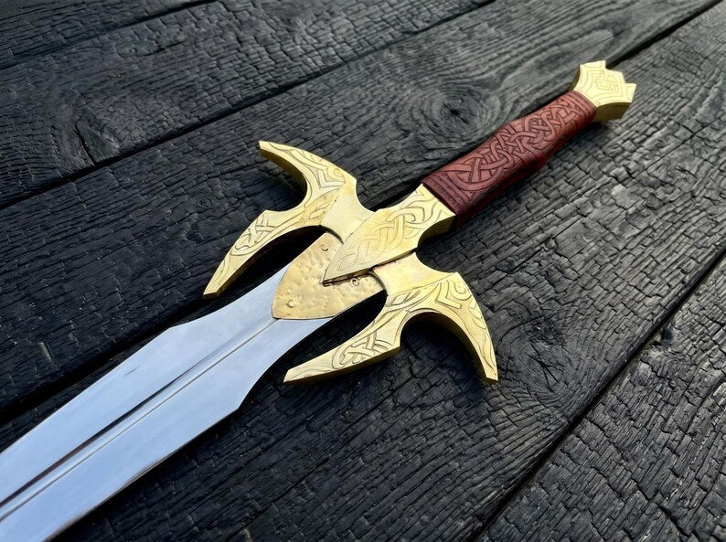The White Wolf’s Silver Sword Replica – Runed Monster Hunter Longsword